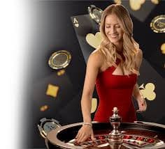 Antarmuka aplikasi mobile fujiwin menampilkan meja live dealer